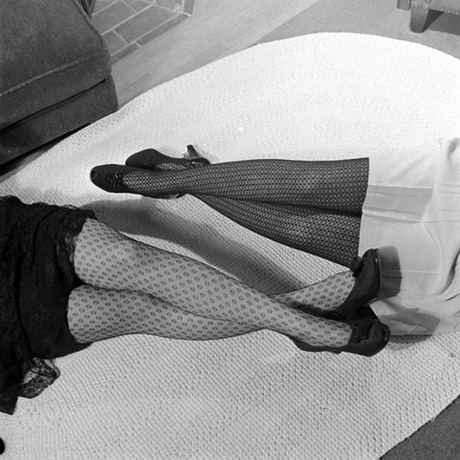 1940-The-first-nylon-stockings-04