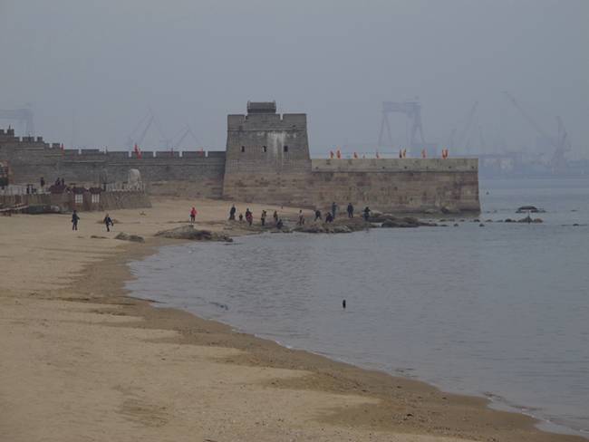 The-Great-Wall-Ends-in-the-Ocean-02