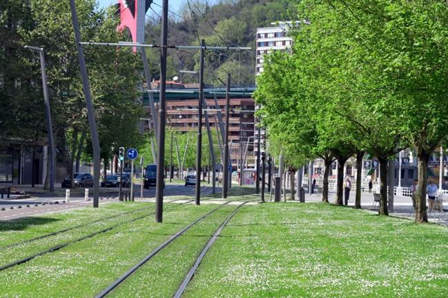 Tram in Bilbao - The world's Best Tram