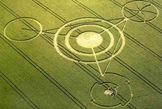 [Image: the-most-famous-mysterious-crop-circles-...ry-006.jpg]